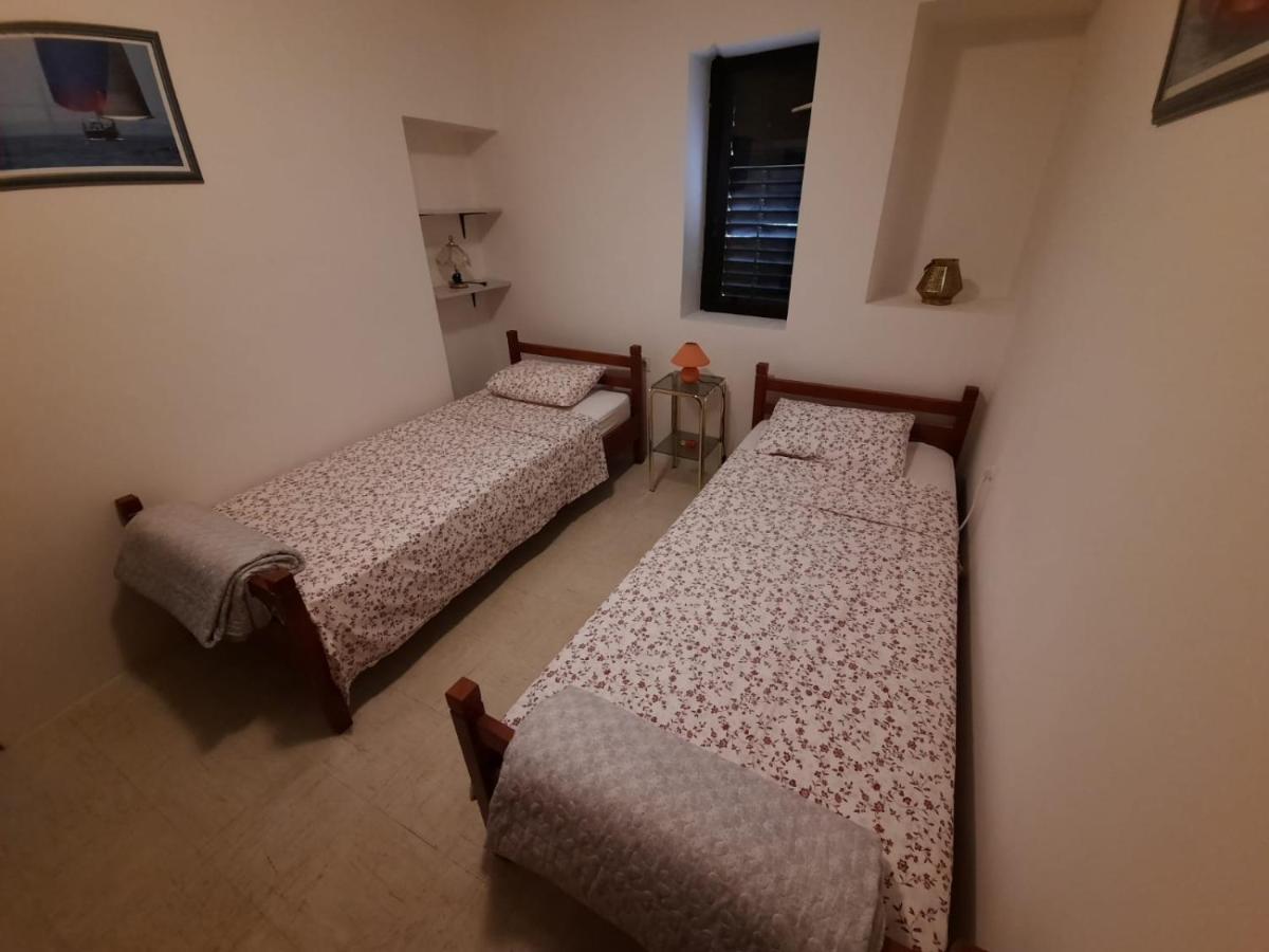 Apartment Baratula 穆泰尔岛 外观 照片