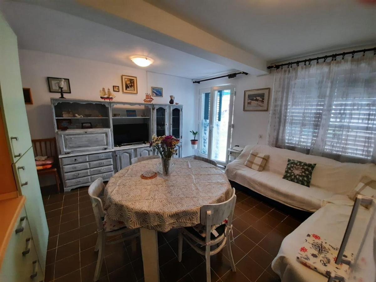 Apartment Baratula 穆泰尔岛 外观 照片